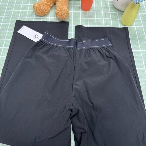 Brand new ALO Yoga Women's Black Slim Fit Pants (Regular) 🧡💙 - Picture 4 of 9